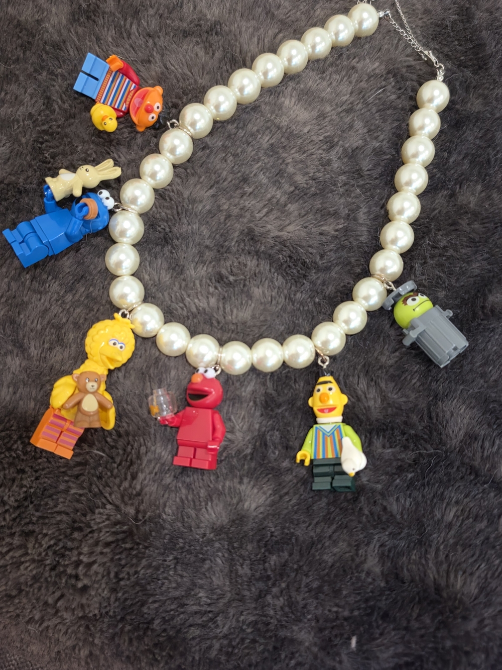 Pearl Necklas - Sesame Street Lego Charms
